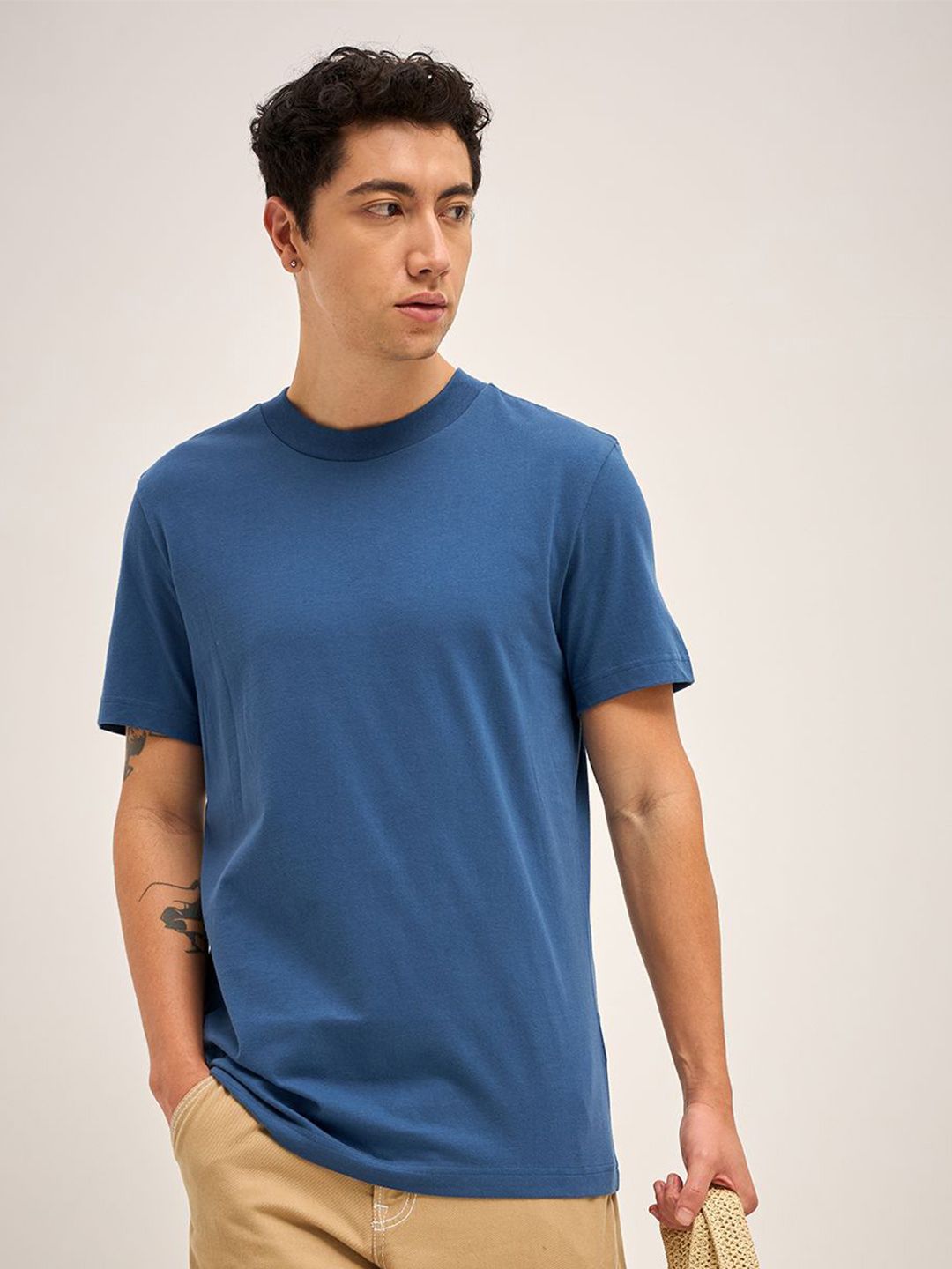 THE BEAR HOUSE Men Solid Round Neck Pure Cotton T-shirt