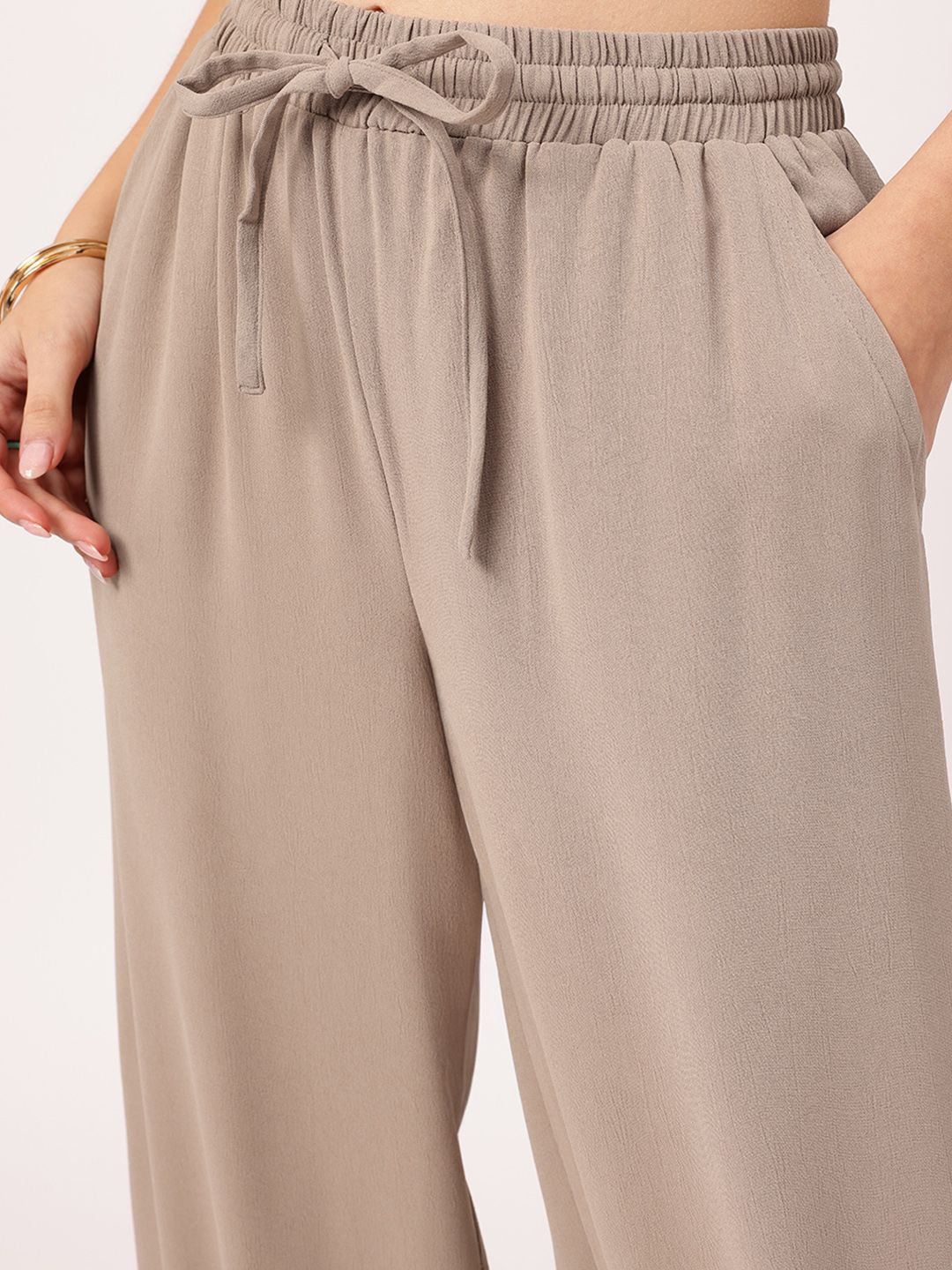 DressBerry Women Street Style Staple Buttoned-Cuffs Crop Trousers