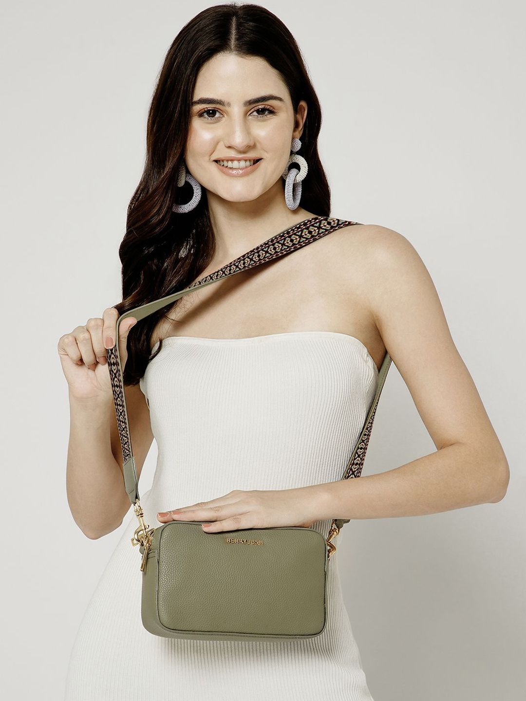 Berrylush Women Textured Structured Sling Bag