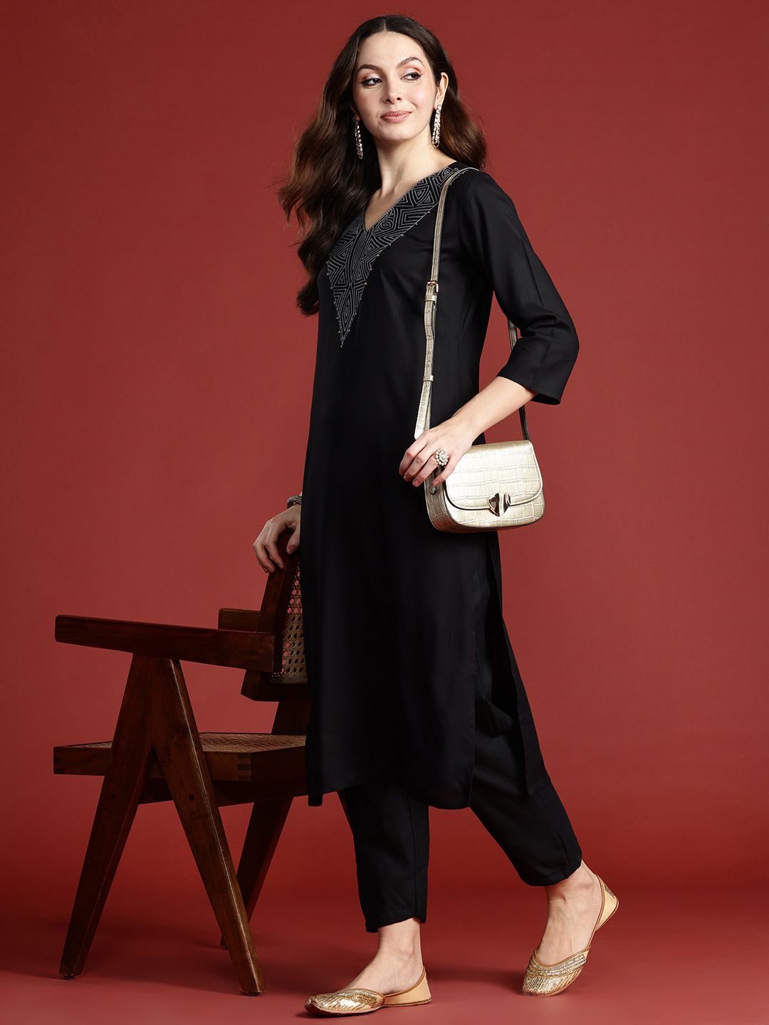 Indo Era Solid Pure Cotton Kurta with Geometric Thread Work