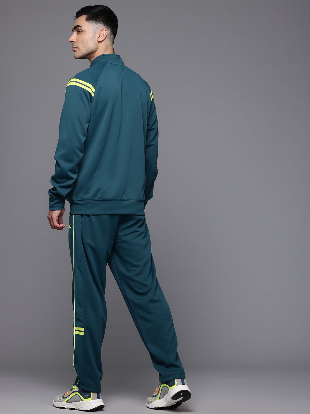 HRX by Hrithik Roshan Contrast Stripe Raglan Sleeve Rapid-Dry Running Tracksuit