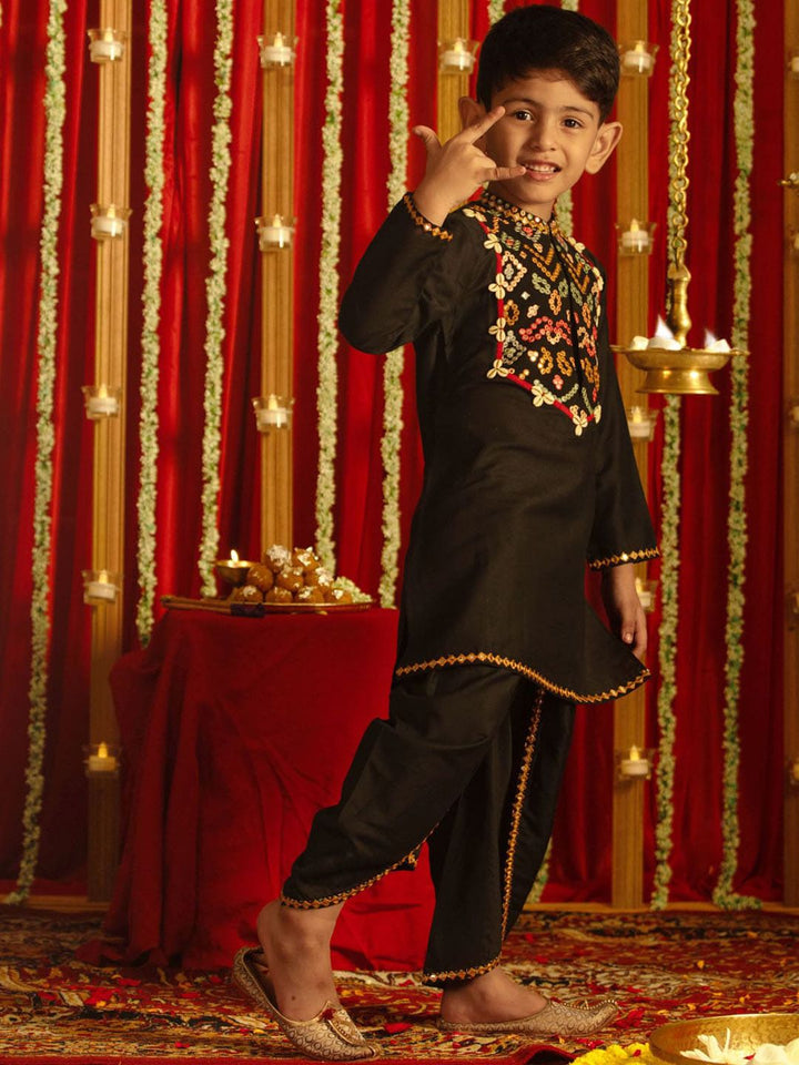 VASTRAMAY Boys Floral Embroidered Regular Mirror Work Straight Kurta With Dhoti Pants