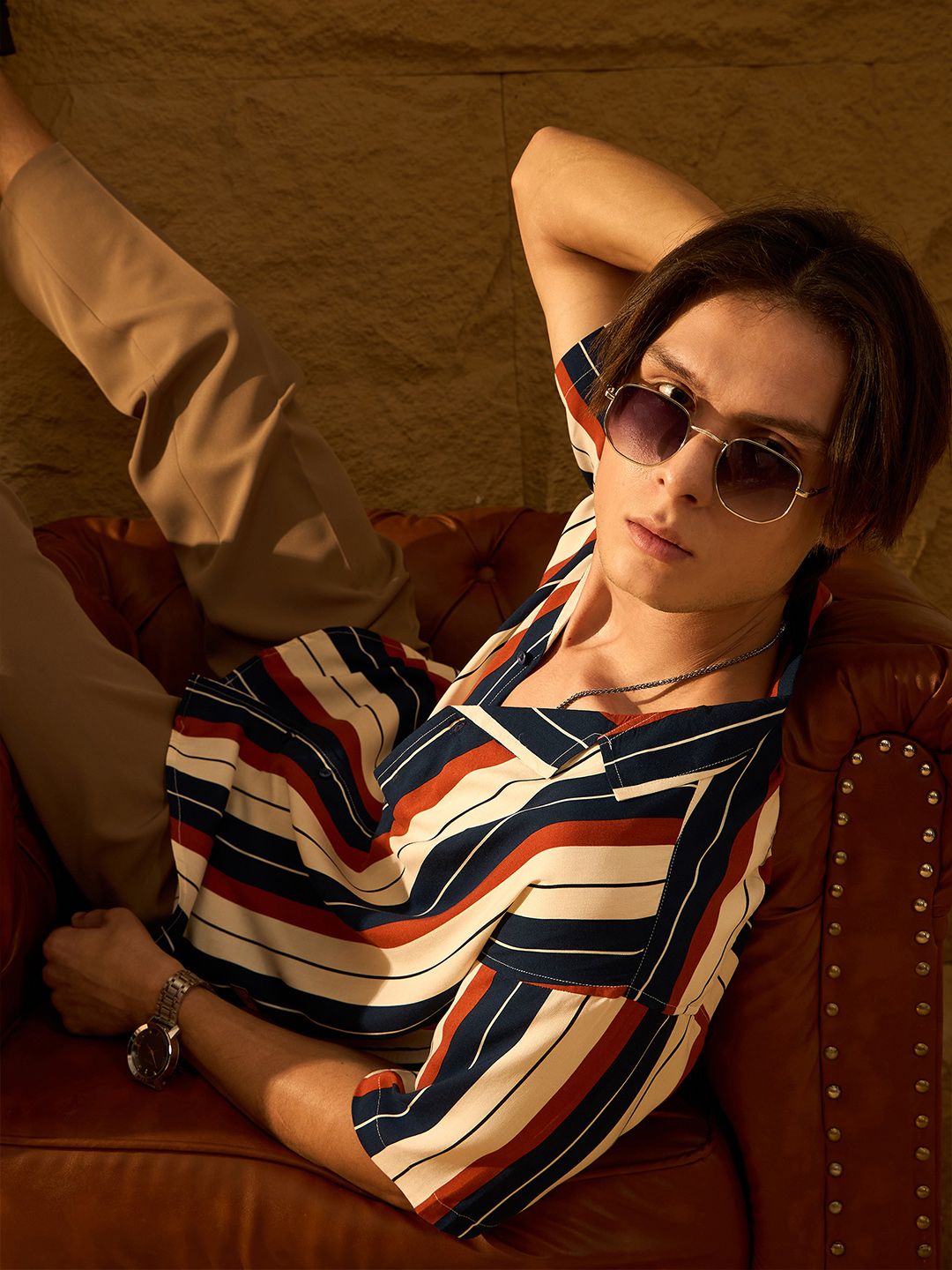 DENNISON Baju Bersaiz Besar Bahu Jatuh Belang Menegak