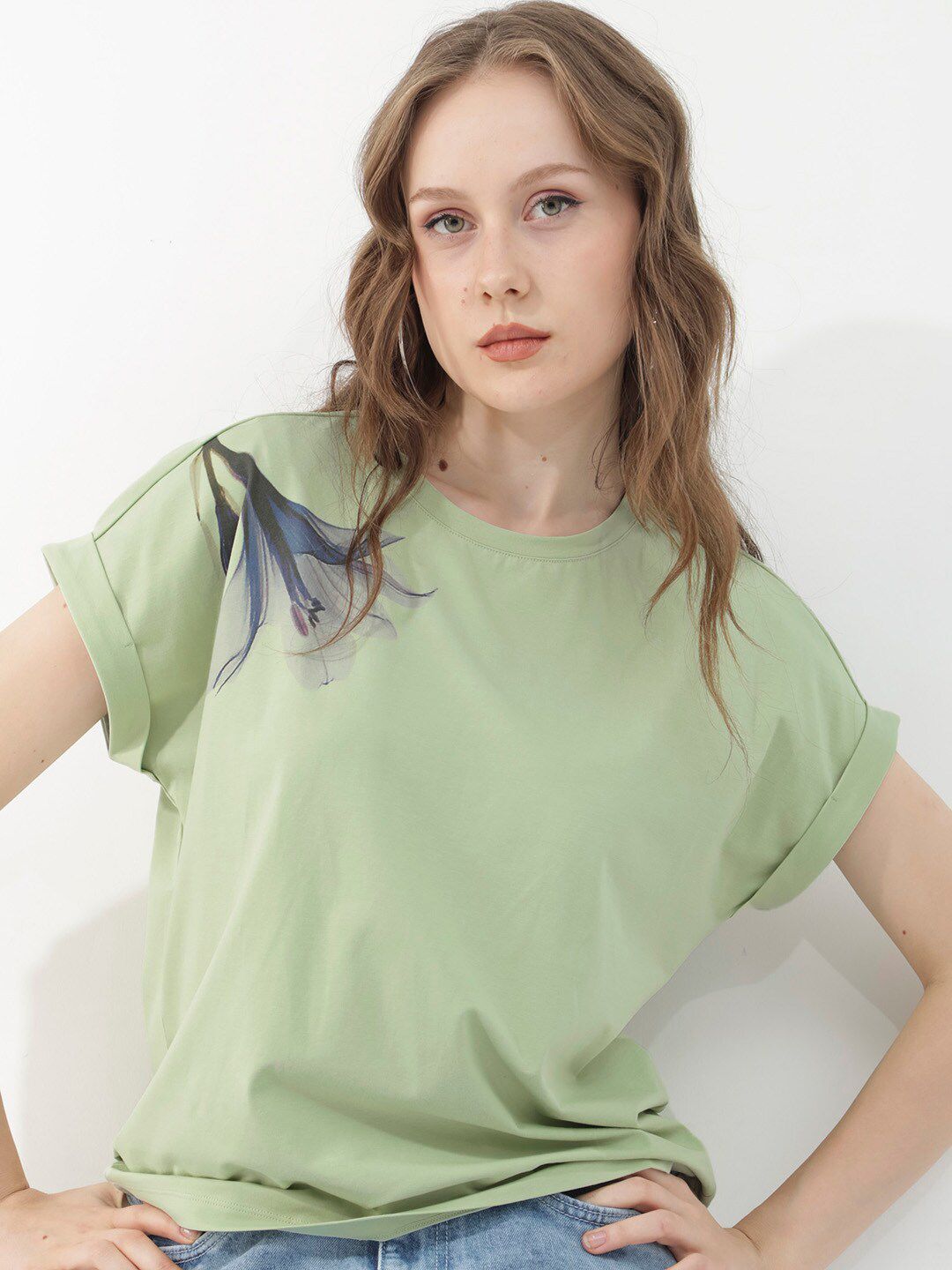 RAREISM Women V-Neck T-shirt