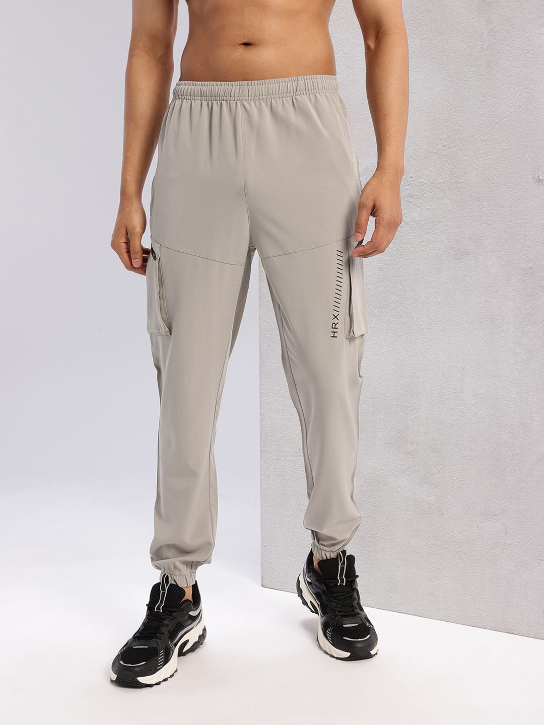HRX by Hrithik Roshan Men Mid-Rise Rapid-Dry Training Cargo-Style Joggers