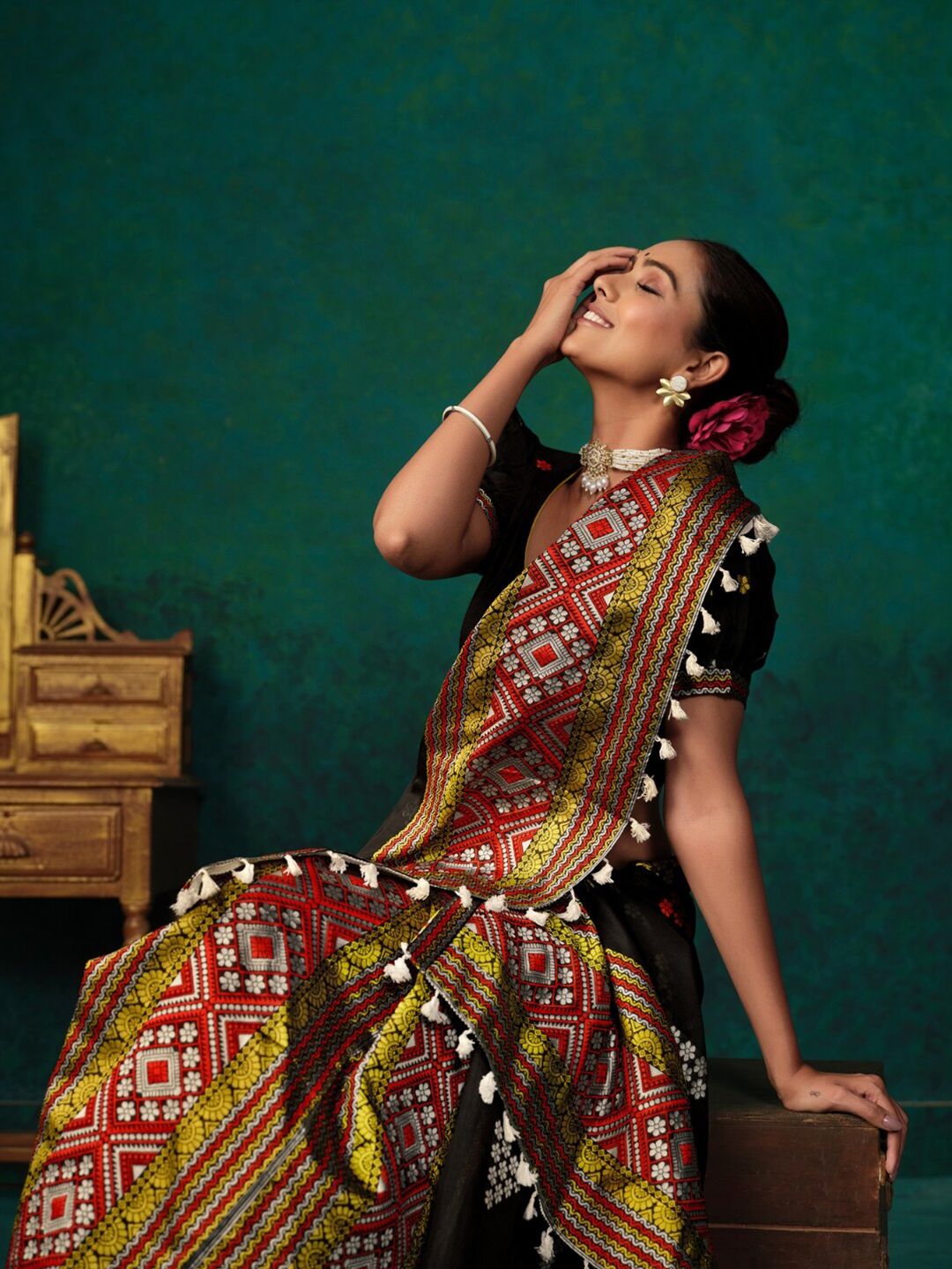 KALINI Assamese Mekhela Chador Saree With Blouse Piece