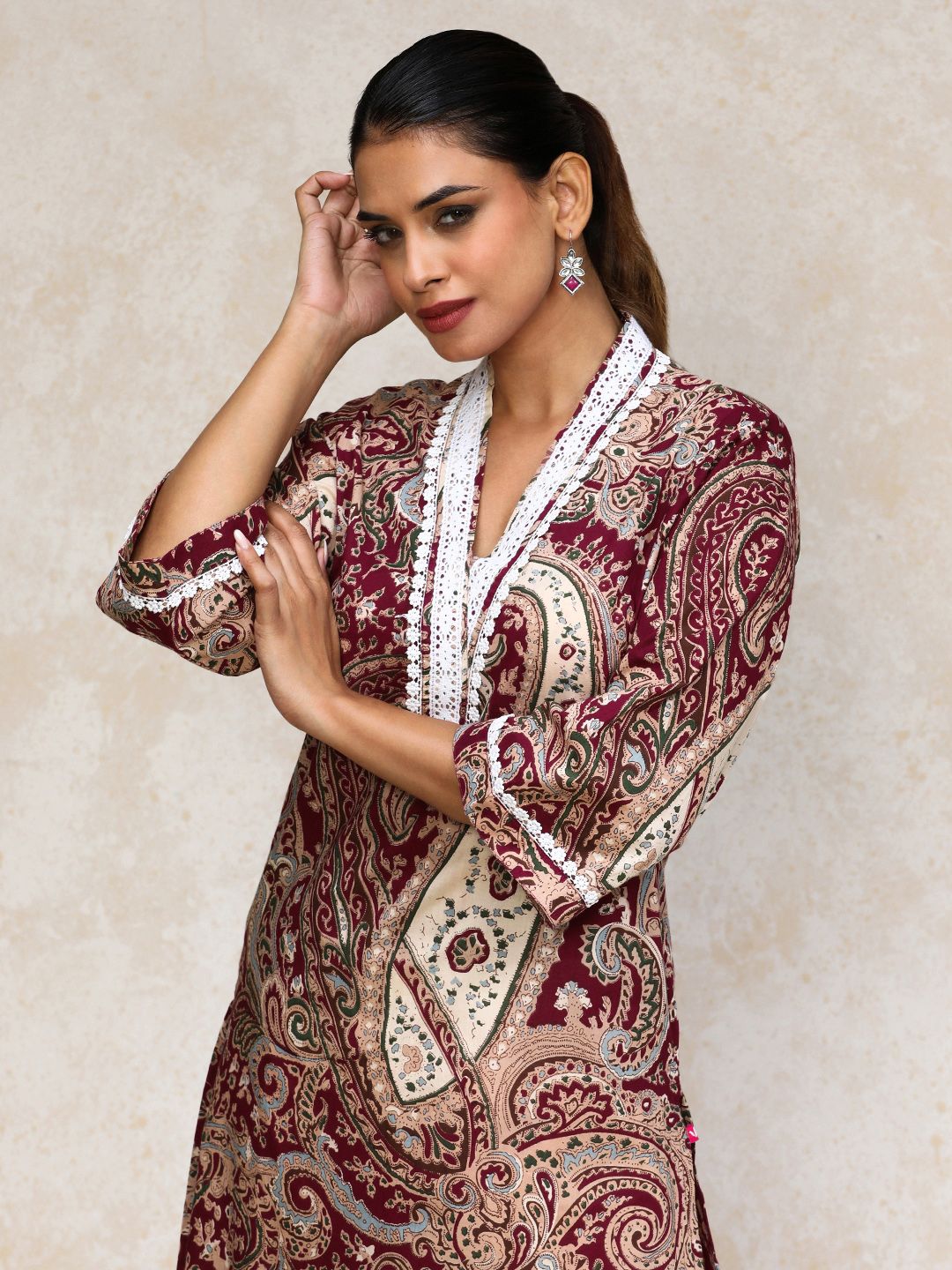 Varanga Paisley Printed Cotton V-Neck Straight Kurta