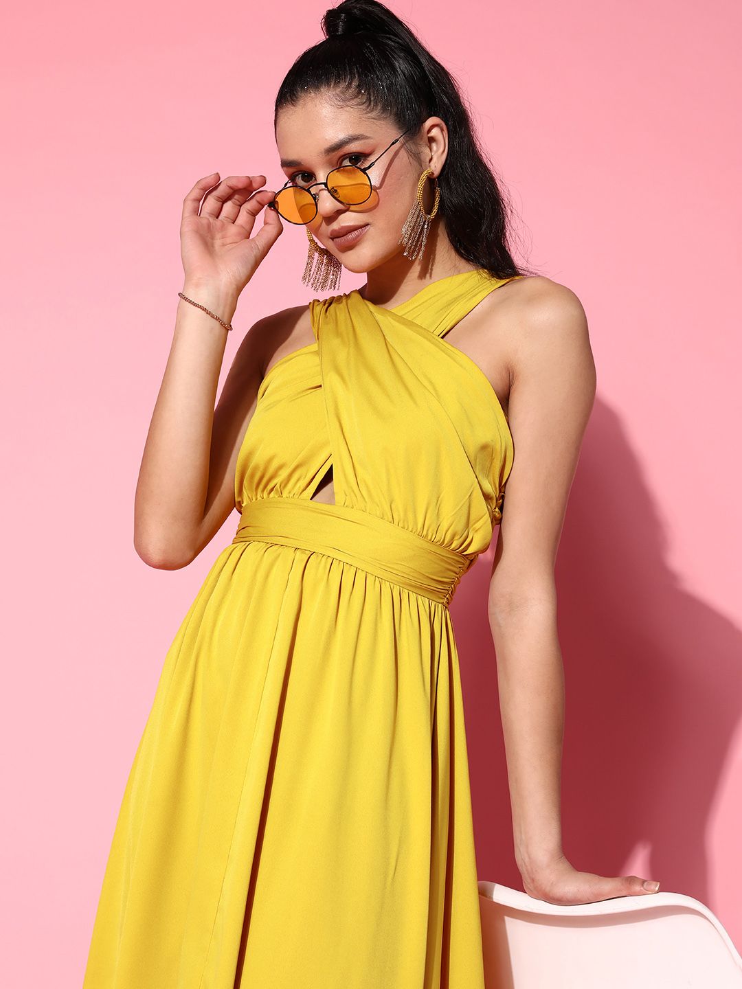 Berrylush Women Yellow Solid Vacay Attire