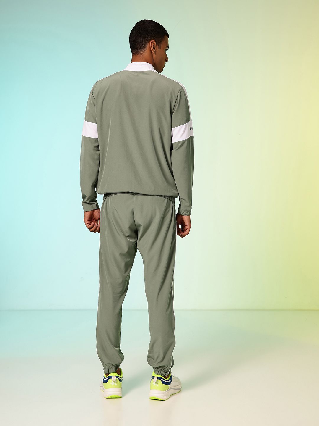 HRX by Hrithik Roshan Colourblocked Rapid Dry Running Tracksuit