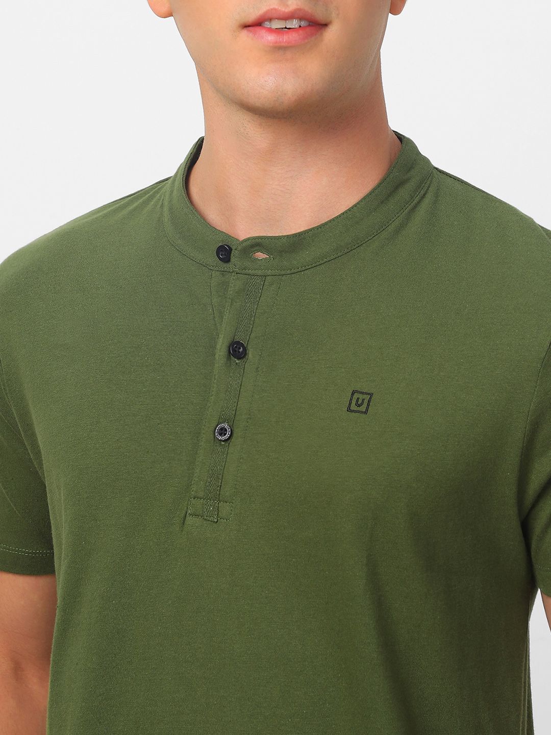 Urbano Fashion Men Olive Green Solid Slim Fit Mandarin Collar Pure Cotton T-shirt
