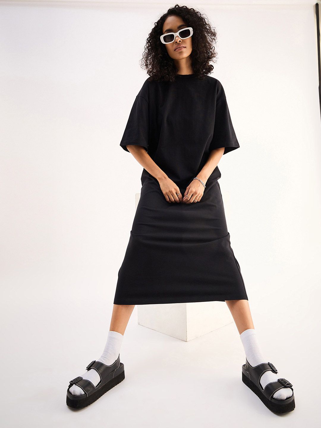 SASSAFRAS BASICS Round Neck Regular Sleeve Oversized Midi Dress