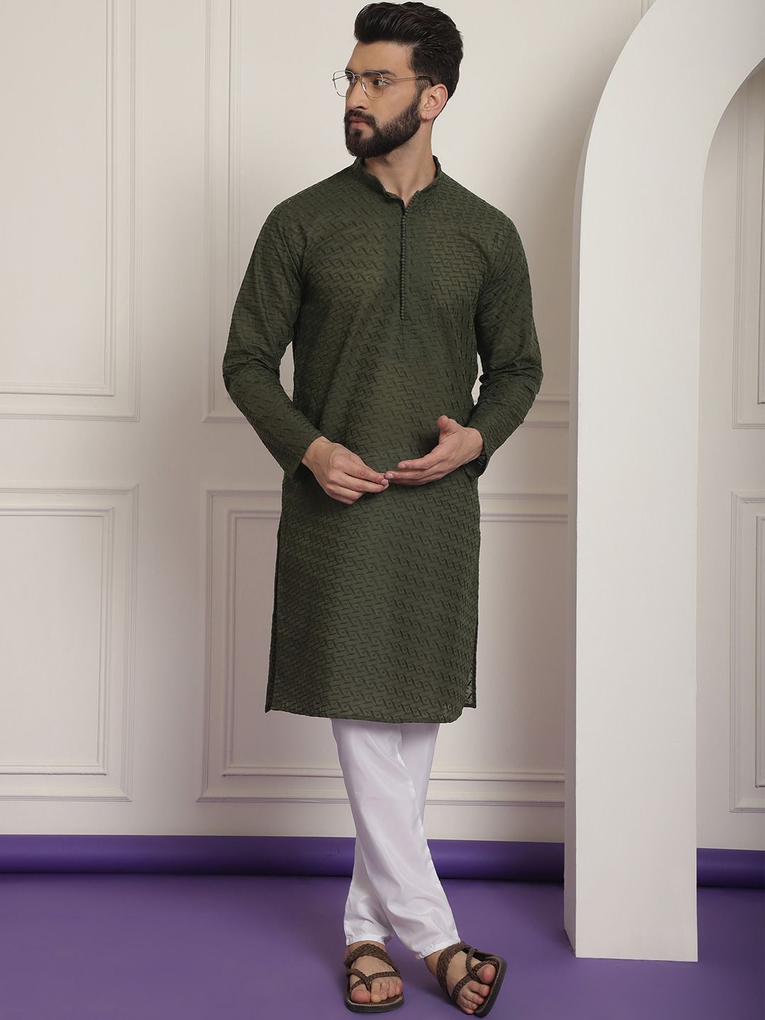 SOJANYA Men Green Geometric Embroidered Chikankari Kurta