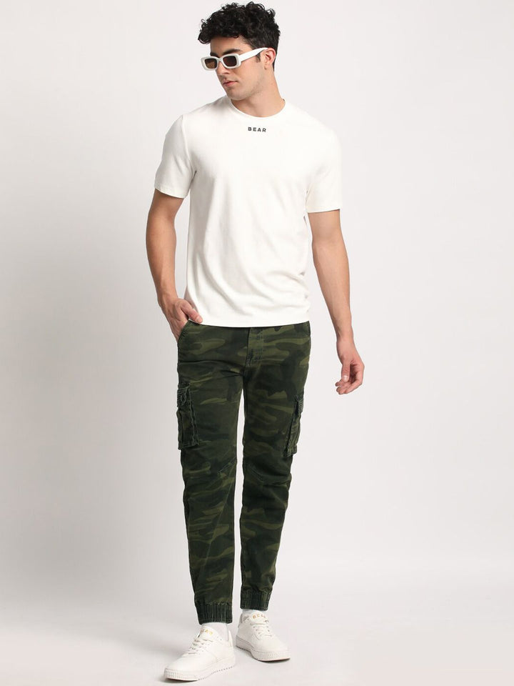 THE BEAR HOUSE Men Camouflage Printed Mid-Rise Regular Fit Cargos Trousers