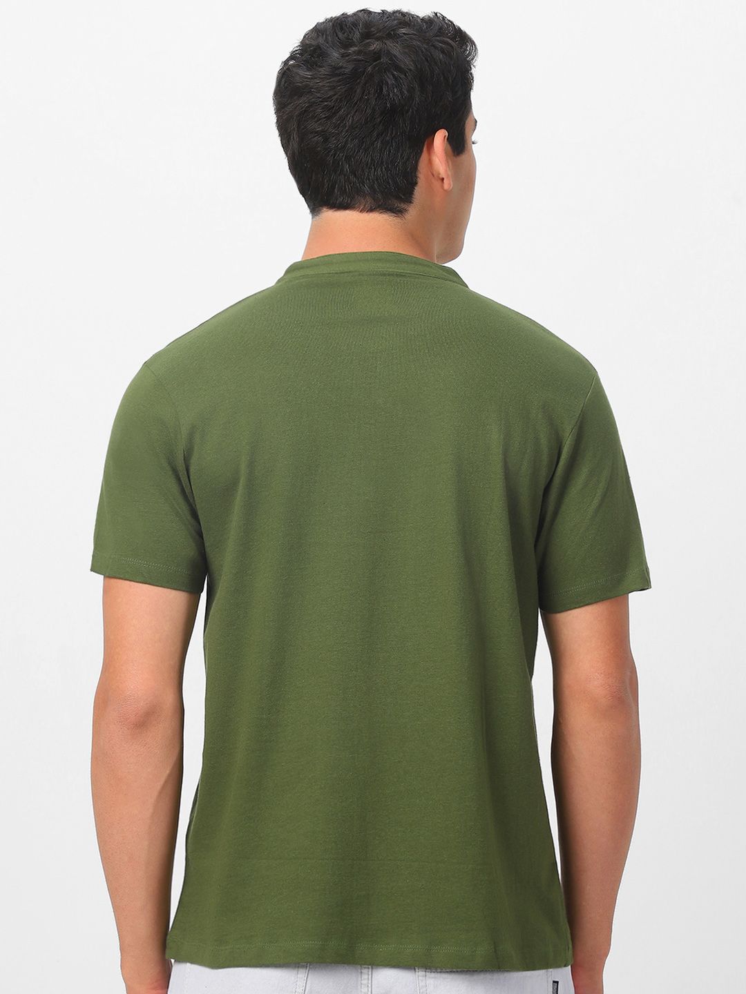 Urbano Fashion Men Olive Green Solid Slim Fit Mandarin Collar Pure Cotton T-shirt