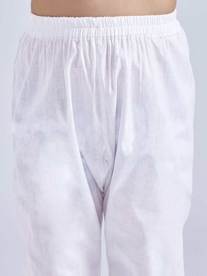 VASTRAMAY Boys Embroidered Regular Sequinned Kurta with Pyjamas