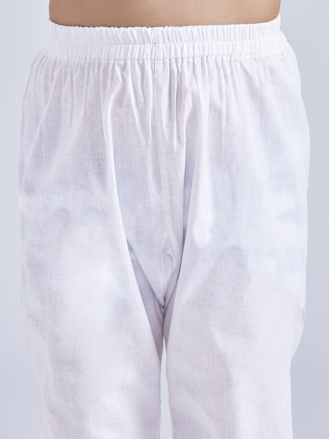 VASTRAMAY Boys Embroidered Regular Sequinned Kurta with Pyjamas