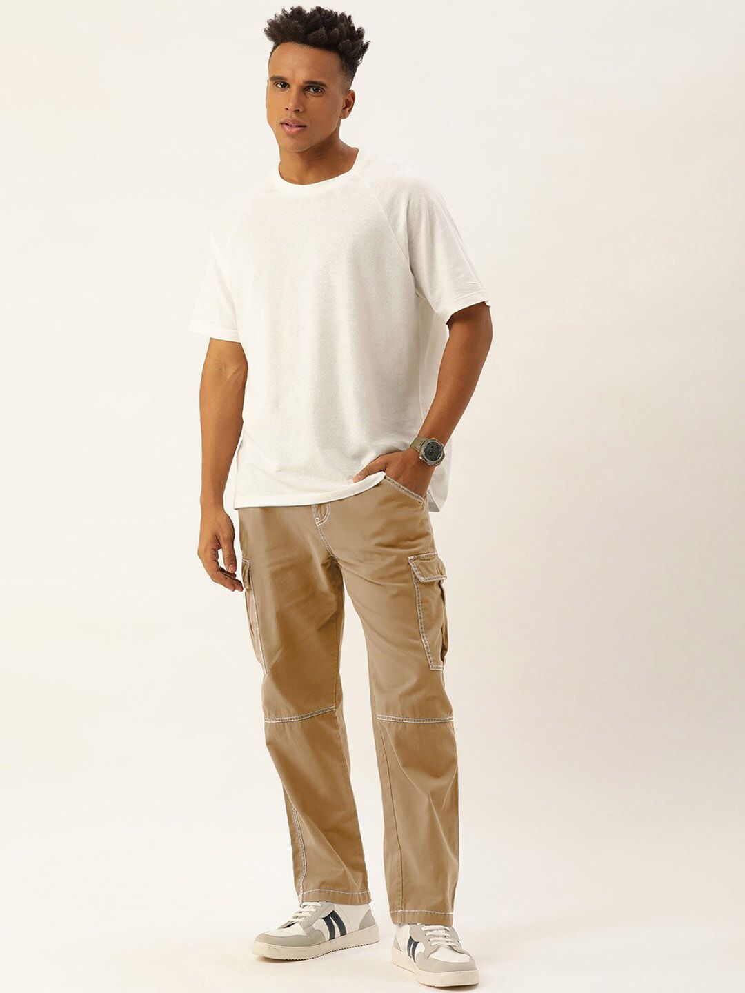 Bene Kleed Men Relaxed Fit Cargo Trousers with contrast stitch