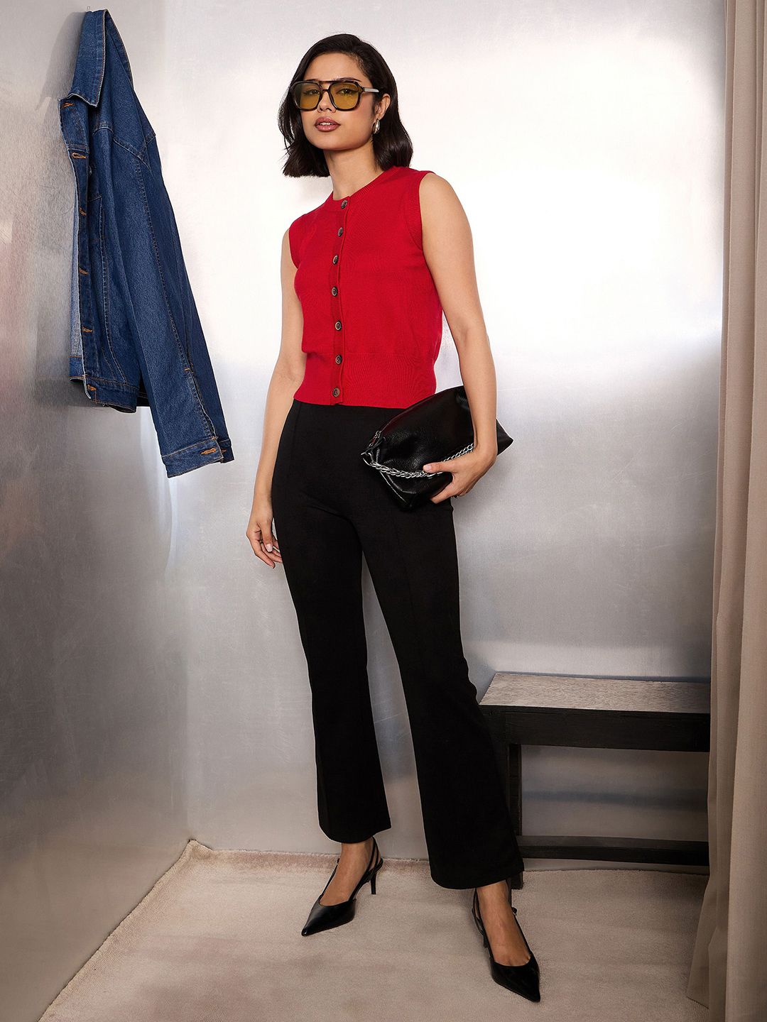 SASSAFRAS Knited Round Neck Button Down Top