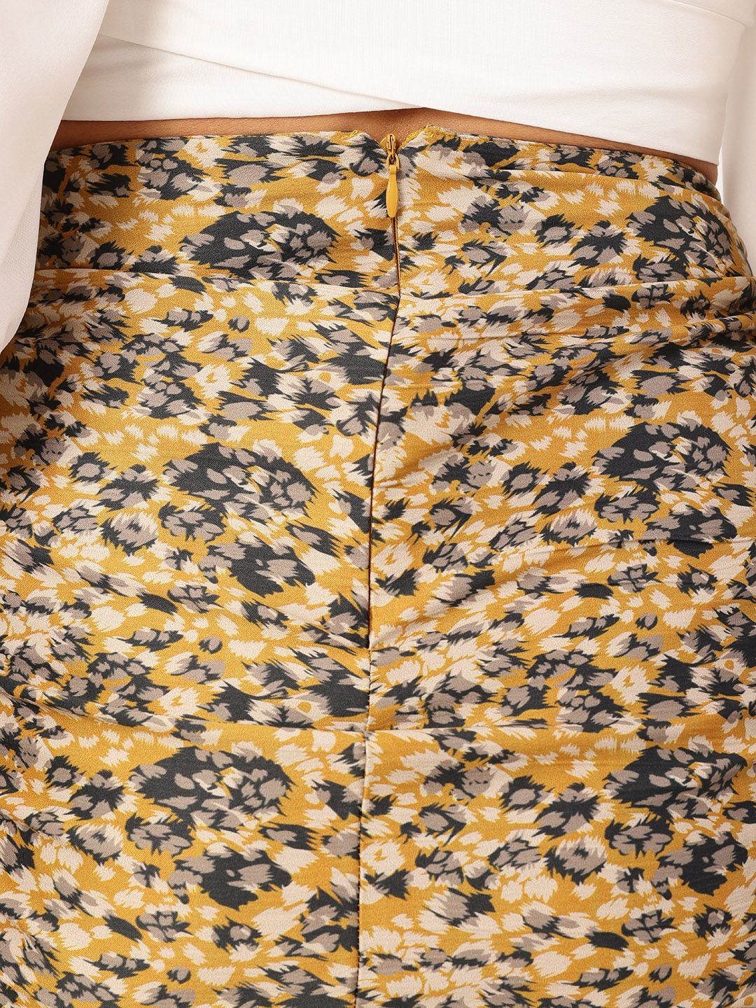 DressBerry Hot & Sassy Asymmetric Hem Ruched Printed Mini Skirt