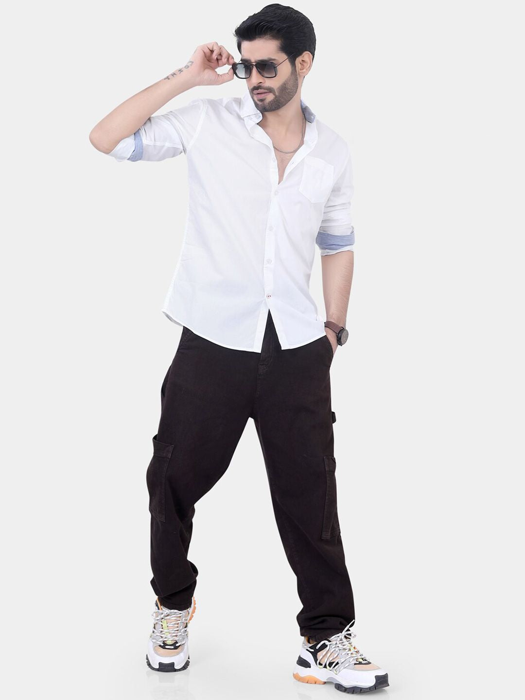 VASTRADO Classic Spread Collar Long Sleeves Slim Fit Casual Shirt