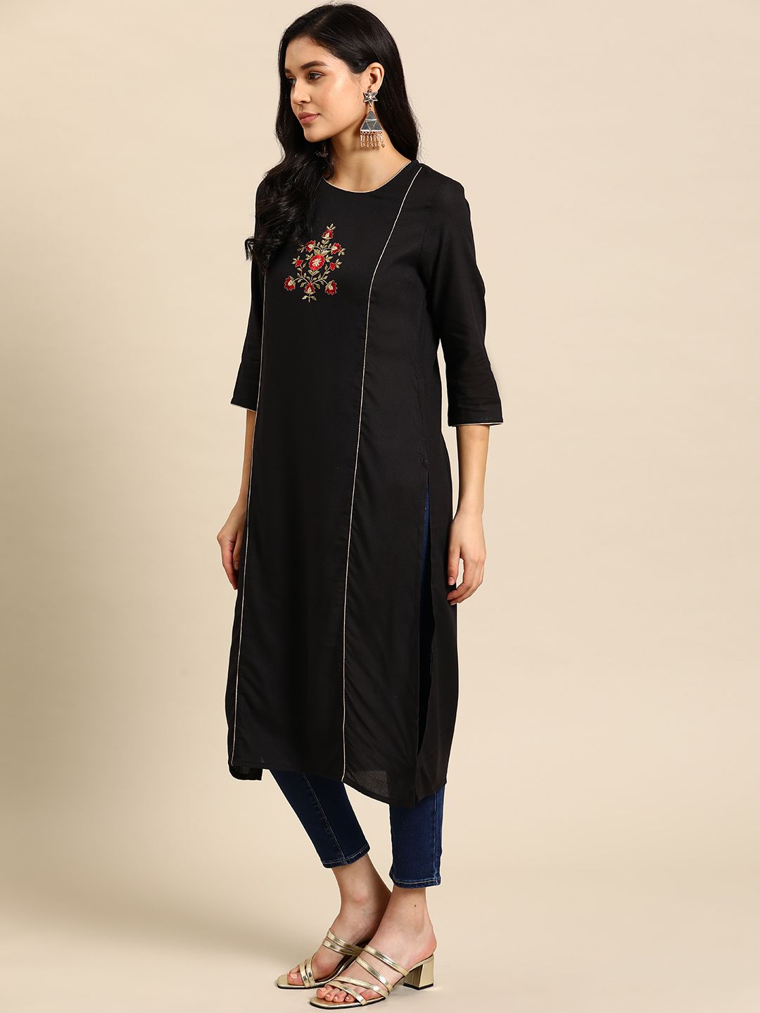 all about you Women Floral Embroidered Kurta