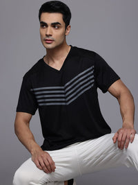 HRX by Hrithik Roshan Geometric Printed V-Neck Rapid-Dry Training T-shirt
