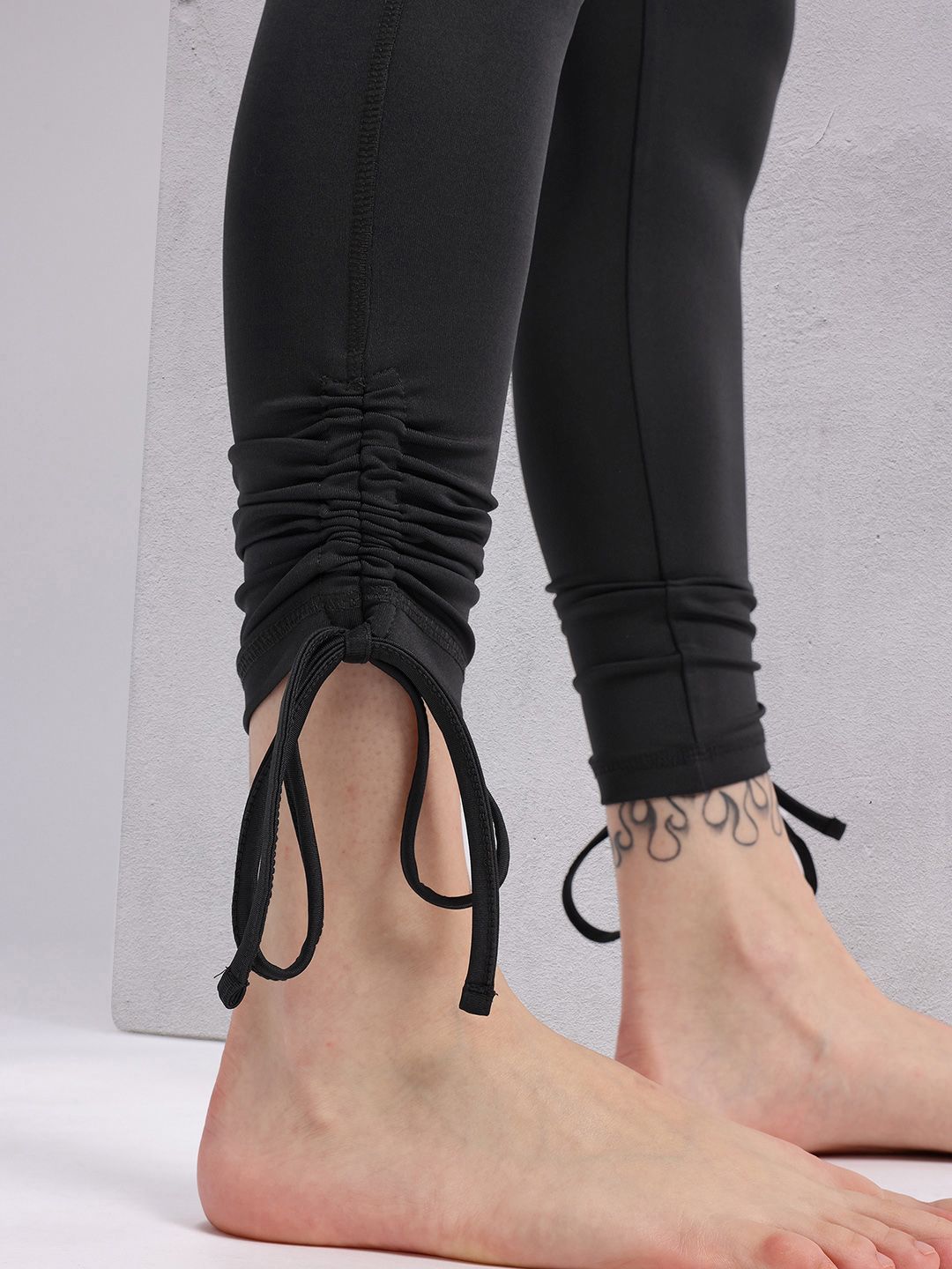 HRX by Hrithik Roshan Women Ruched Tie-ups Yoga Tights