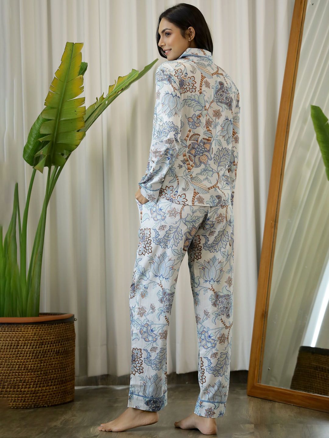 SANSKRUTIHOMES Women Grey & White Printed Pure Cotton Night suit