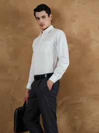 DENNISON Men White Comfort Fit Solid Formal Shirt