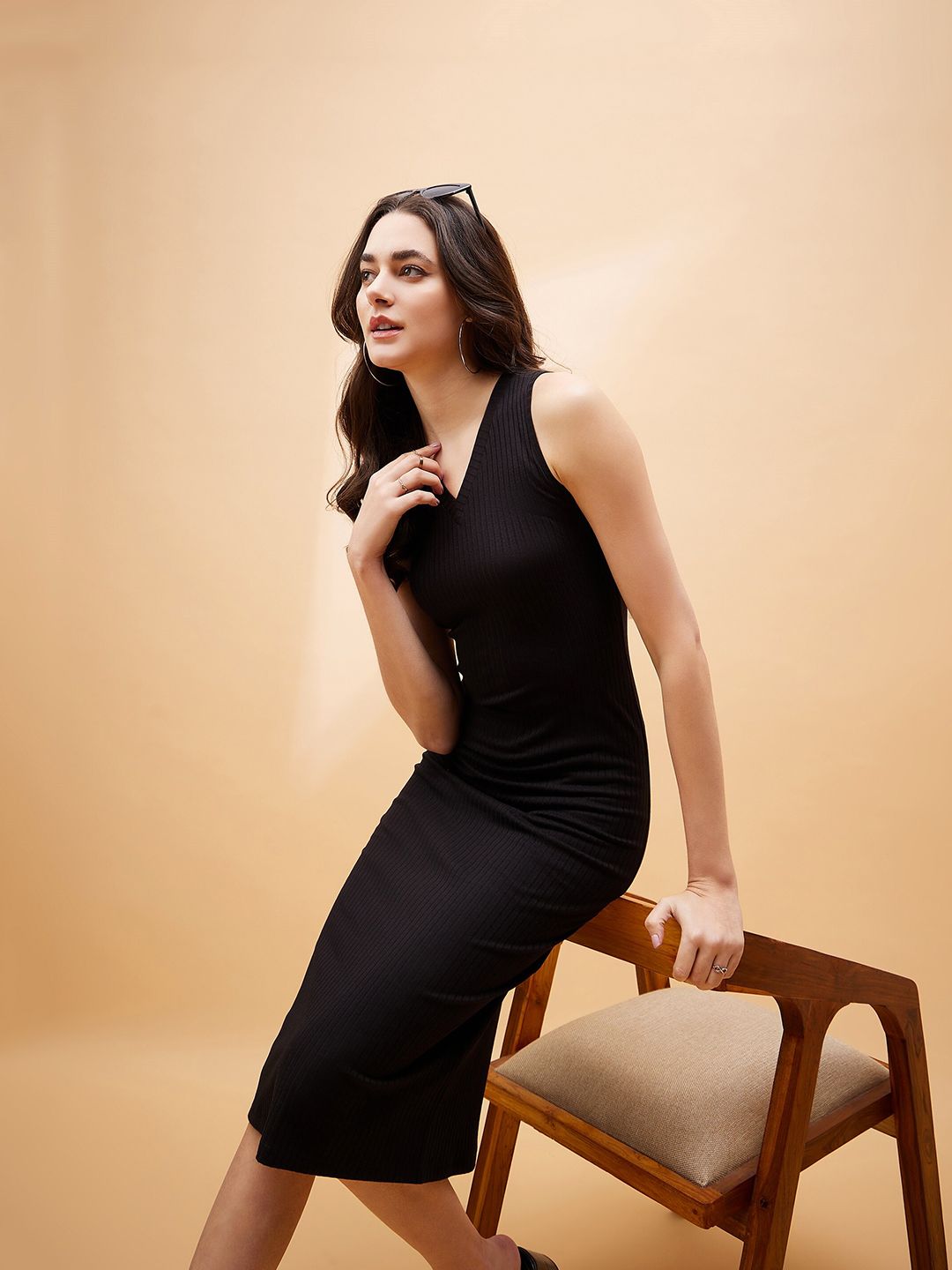 SASSAFRAS BASICS Black V Neck Cotton Sheath Dress