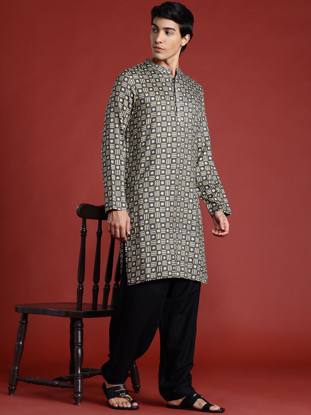 Anouk Printed Regular Thread Work Kurta with Salwar