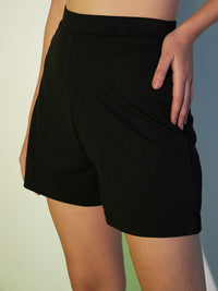 Berrylush Black Sweetheart Neck Crop Top With Shorts