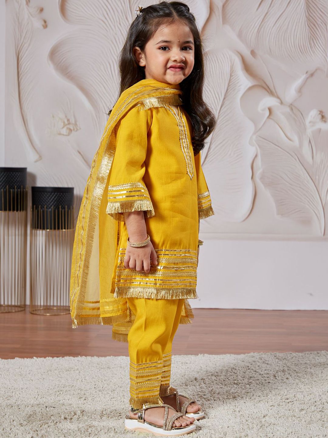 VASTRAMAY Girls Yoke Design Gotta Patti Straight Kurta with Pyjamas & With Dupatta