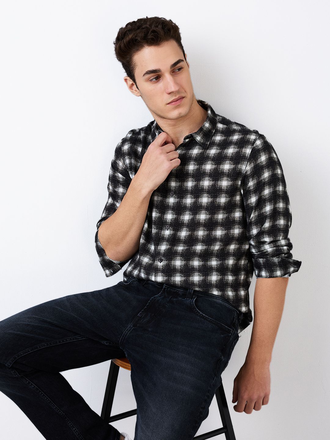 SPYKAR Men Spread Collar Checked Casual Shirt