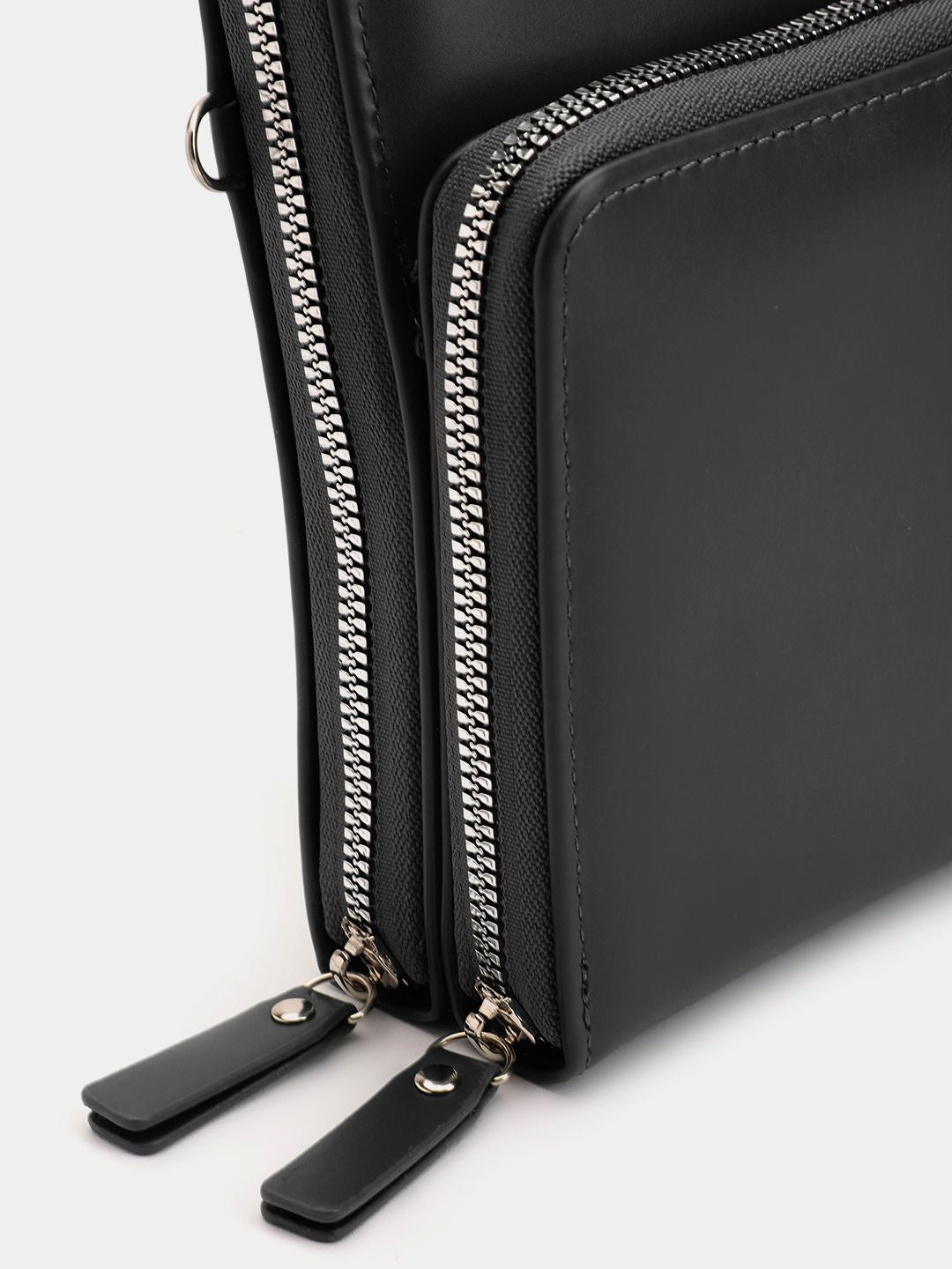 Lino Perros Brand Logo Detail Mobile Pouch