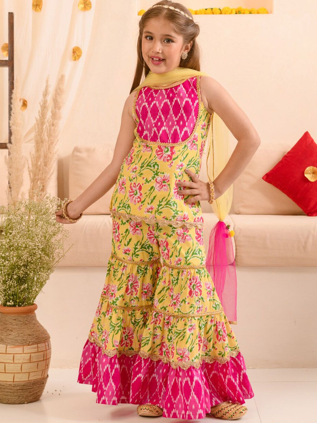 pspeaches Girls Floral Printed Pure Cotton Kurta With Sharara & With Dupatta