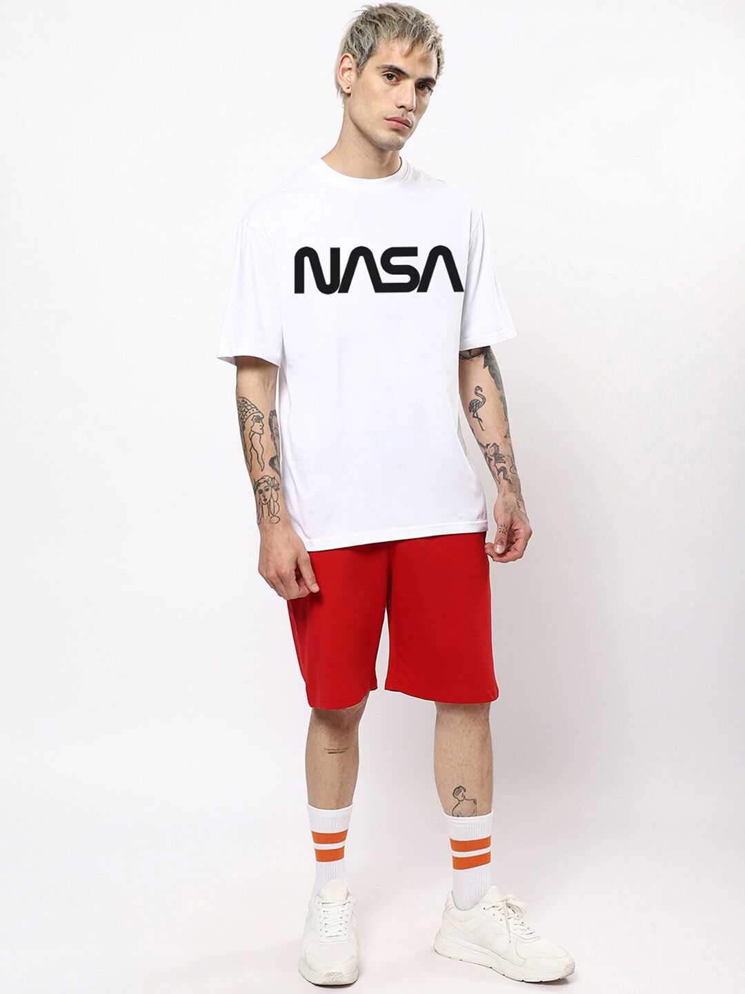 Bewakoof Men White Printed Oversized Pure Cotton T-shirt