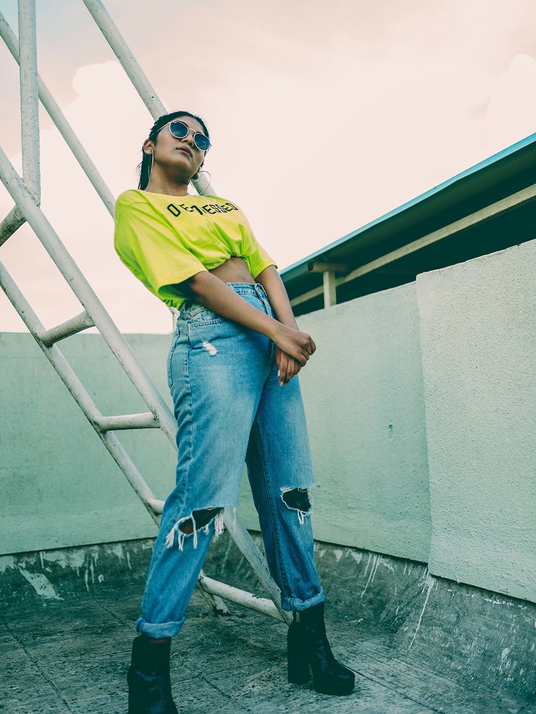 Dillinger Wanita Kuning Boxy Fit Dicetak Longline Longline Longline Berbesar T-Shirt