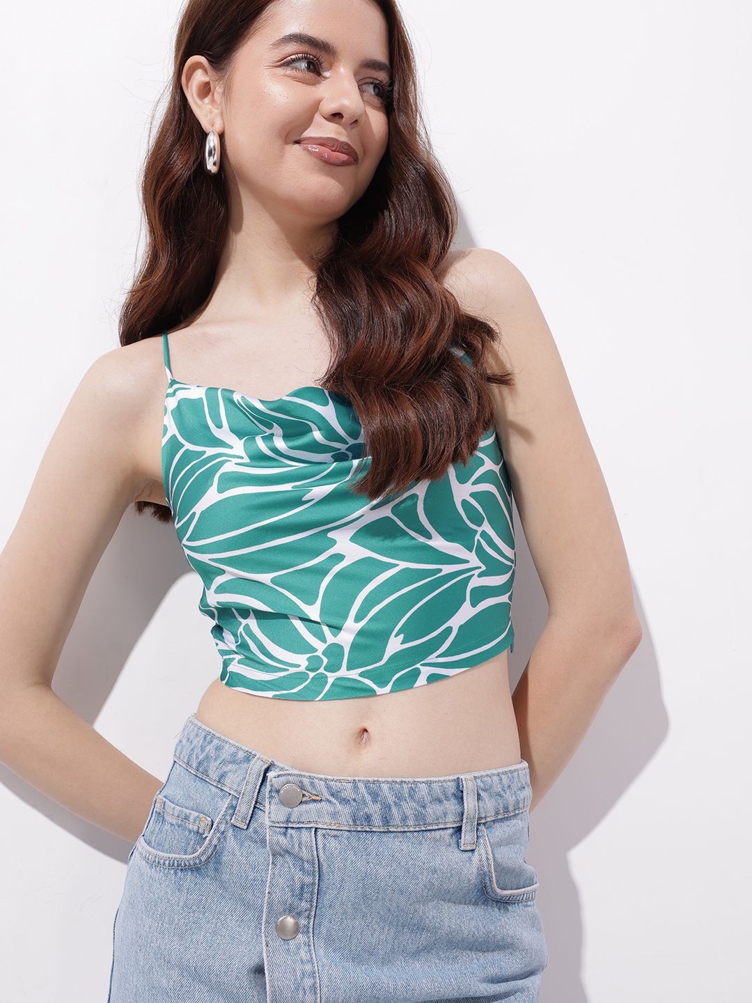 DressBerry Preppy Charm Floral Crop Top