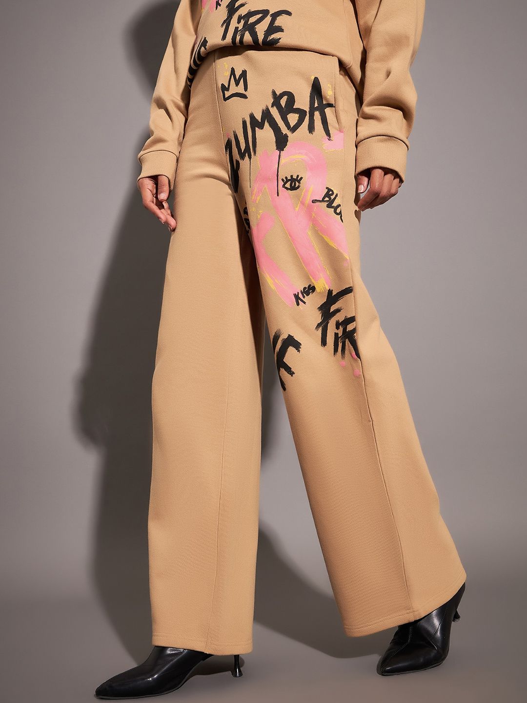 SASSAFRAS Women Beige Relaxed Fit Mid-Rise Typography Printed Fleece Track Pants