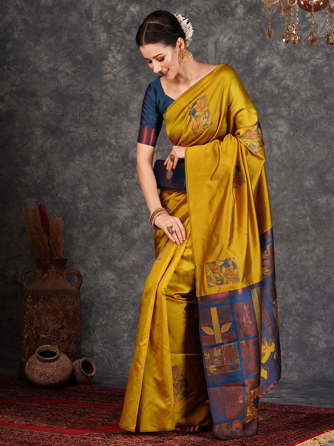 KALINI Floral Woven Design Zari  Banarasi Saree