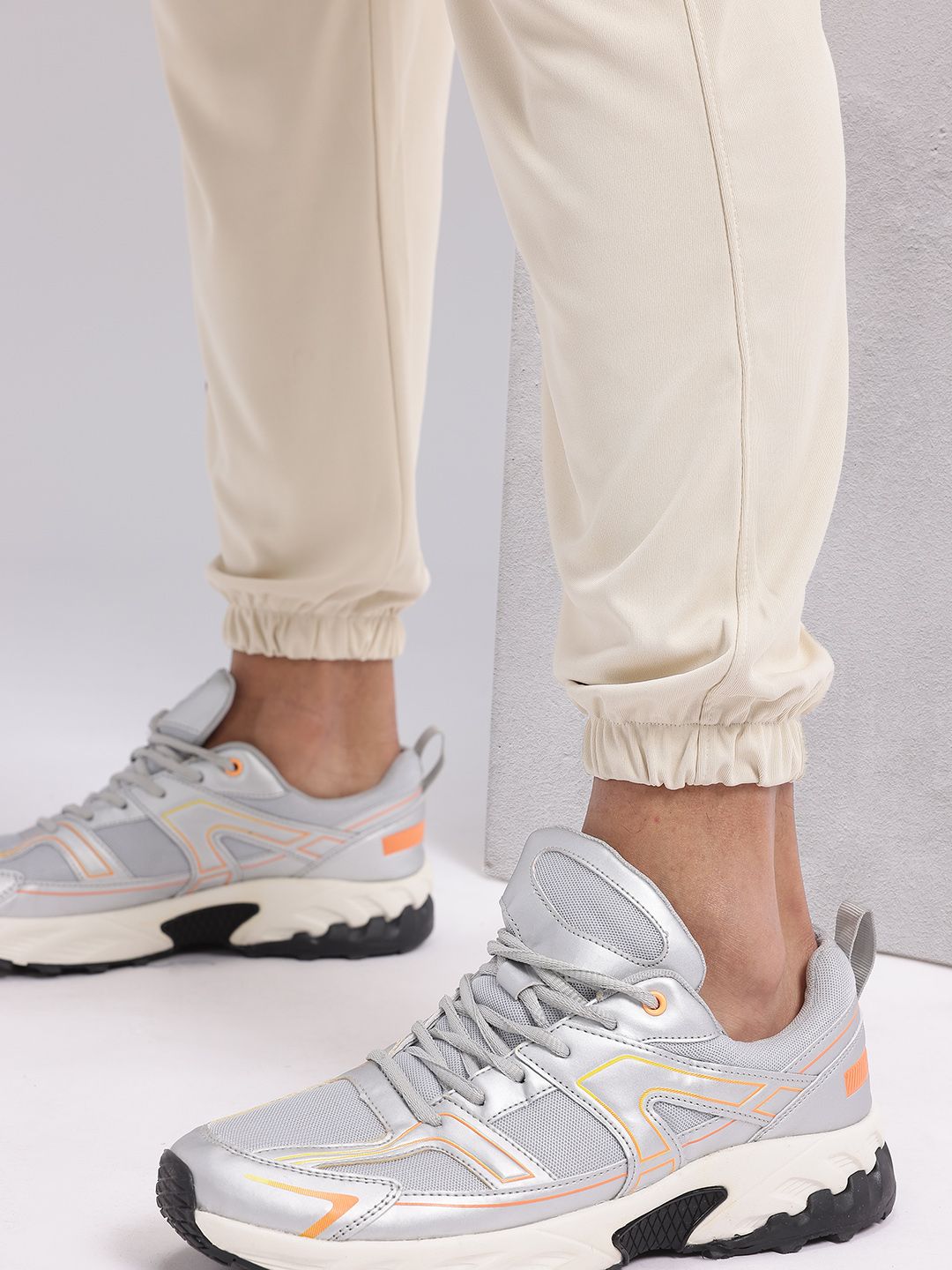 HRX by Hrithik Roshan Men Mid-Rise Typography Print Rapid-Dry Training Joggers