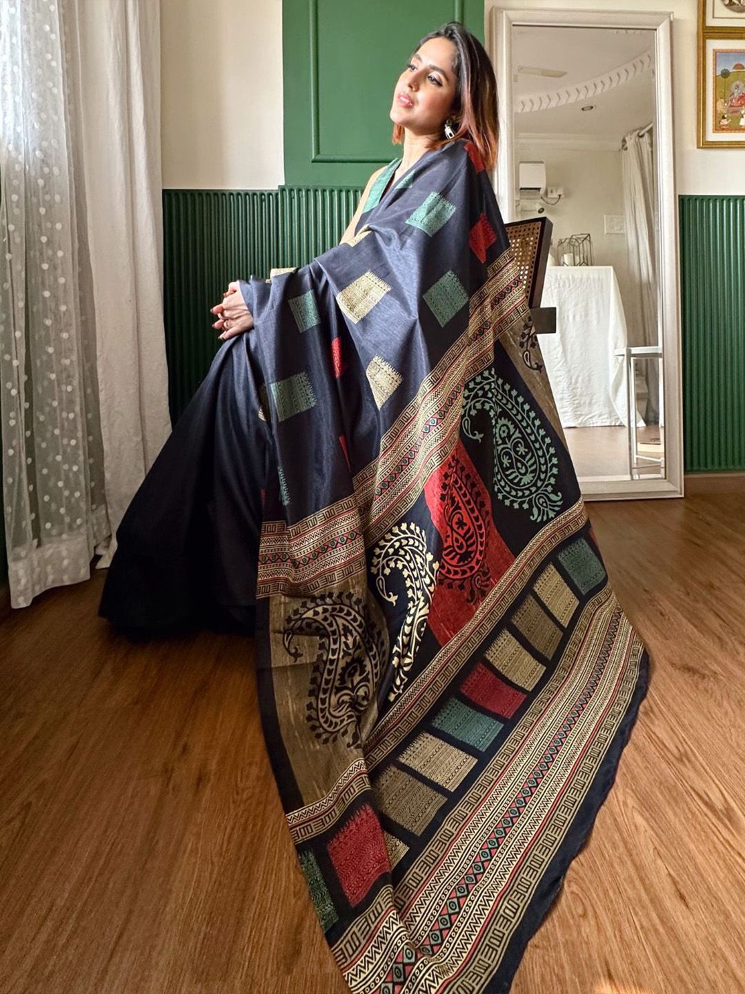 KALINI Ethnic Motifs Printed Saree With Blouse Piece