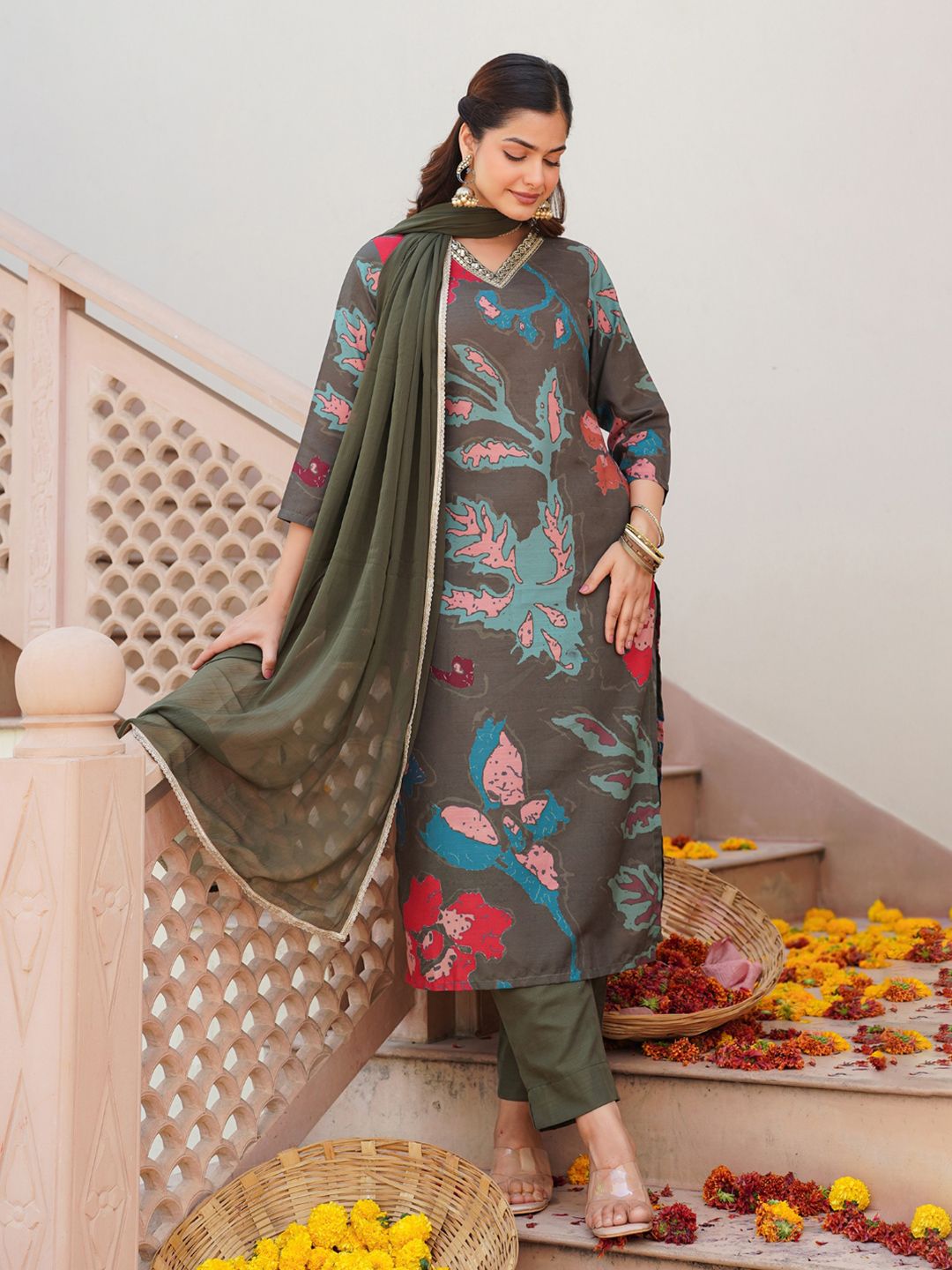 KALINI Women Floral Printed Regular Kurta with Trousers & With Dupatta