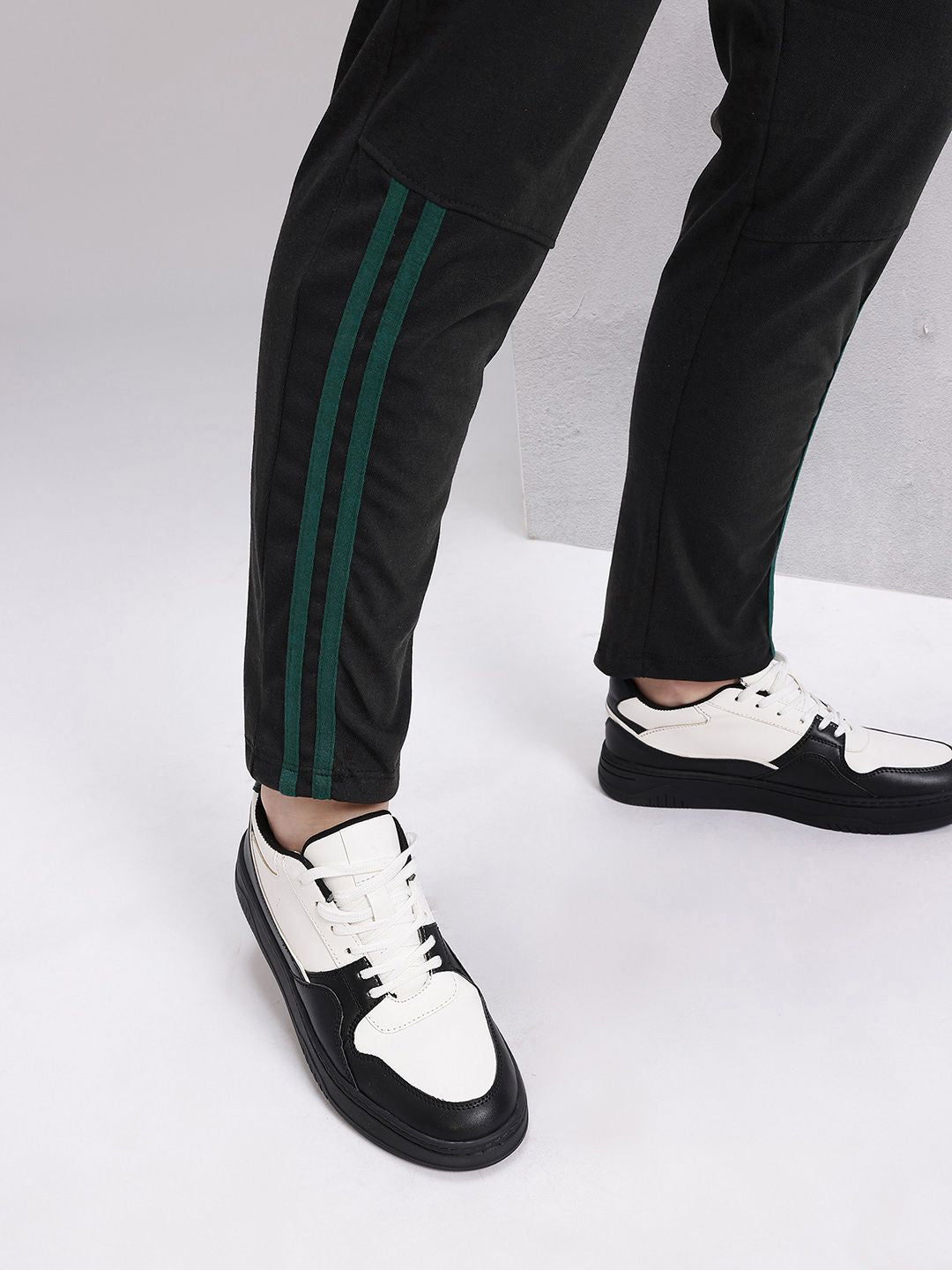 HRX by Hrithik Roshan Women OG Troupe Story Printed Lifestyle Track Pants