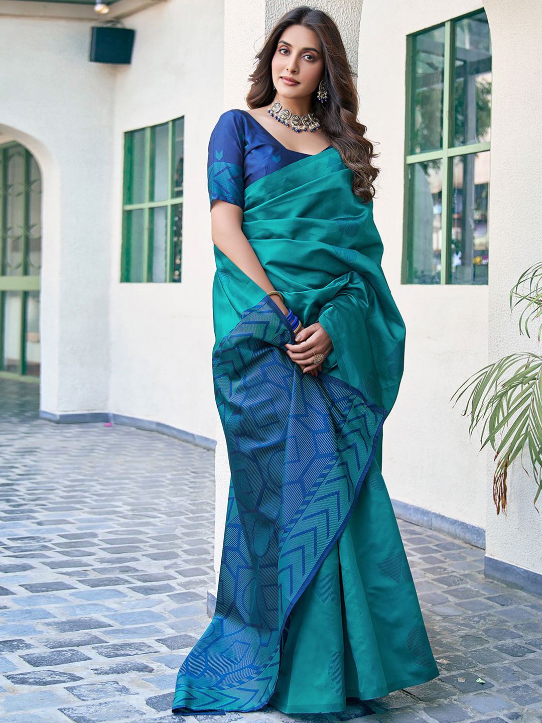 KALINI Woven Design Silk Blend Saree