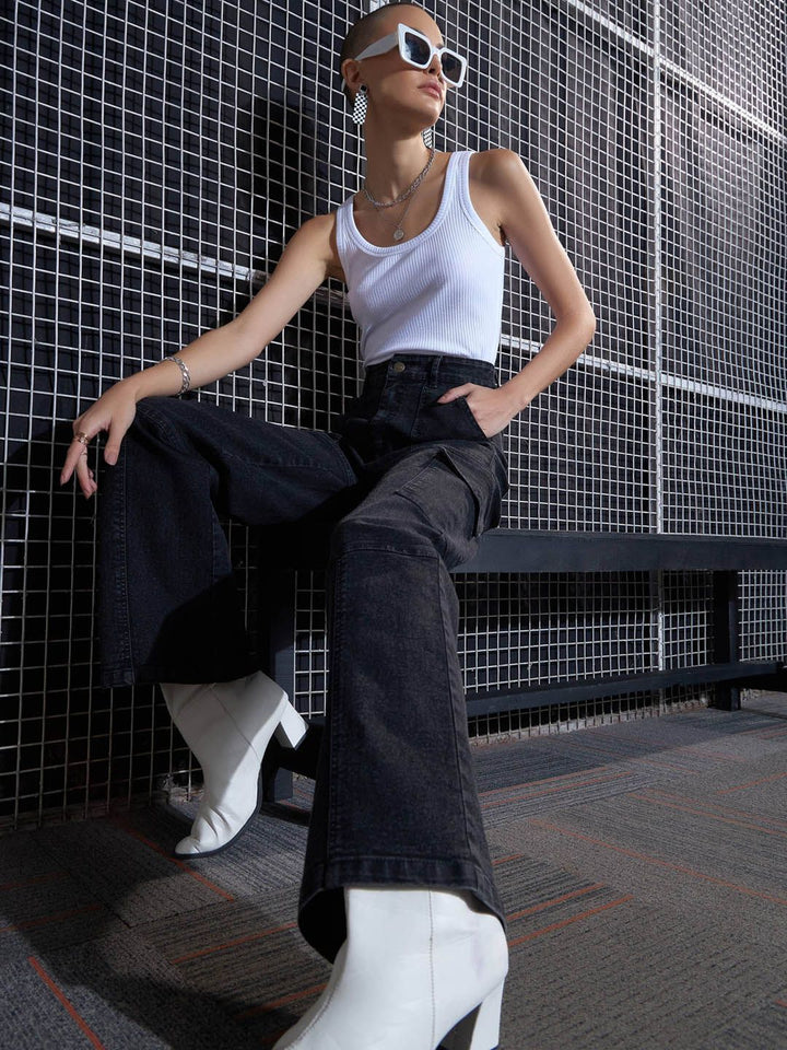 SASSAFRAS Women Black Straight Fit High-Rise Light Fade Stretchable Cargo Jeans