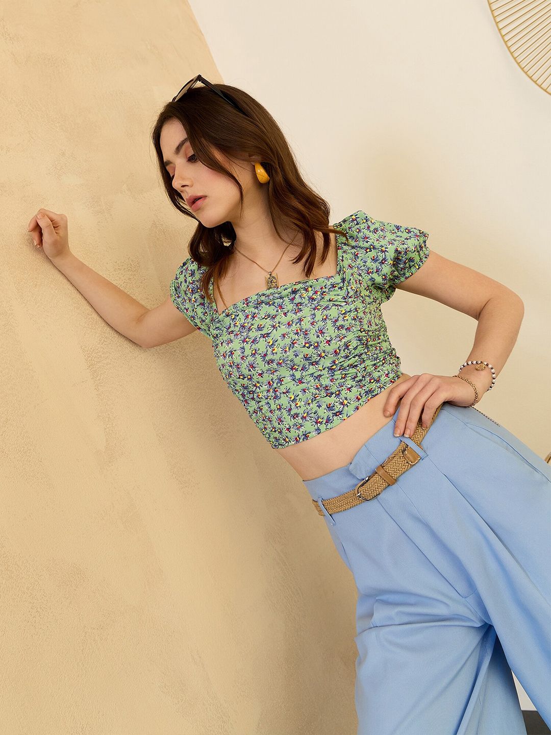 Berrylush Floral Print Square Neck Puff Sleeve Fitted Crop Top