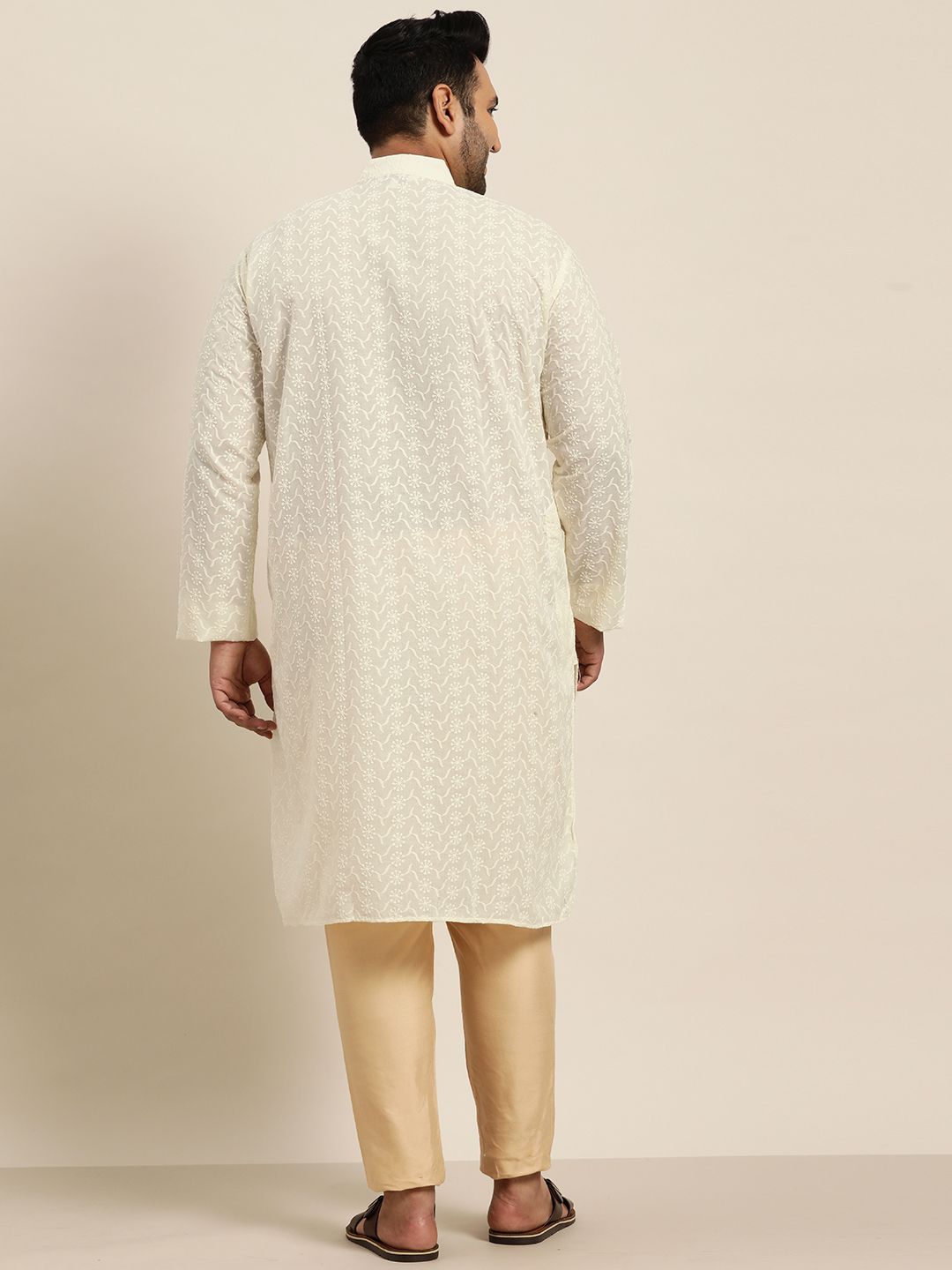 SOJANYA PLUS Men Plus Size Off White Chikankari Embroidered Pure Cotton Straight Kurta