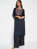 Global Desi Ethnic Motifs Yoke Design Thread Work Straight Kurta